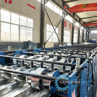 แกลนไซด์ Flying Cutter ไม่หยุด 20m / min Decking ดินเหล็กแผ่นกล่องการสร้างเครื่อง