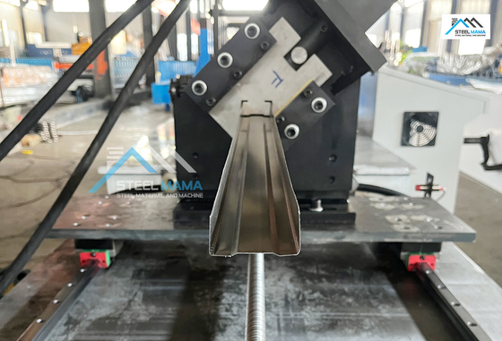 เครื่องปรับรูปร่างม้วนและร่องรอยที่ควบคุมโดย PLC ความเร็วสูง สําหรับเครือข่ายเพดาน C U L T