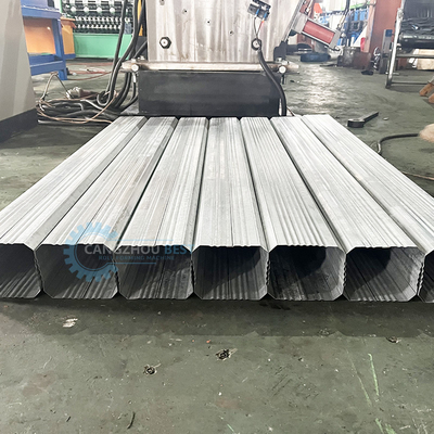 สีเหล็กสี่เหลี่ยม Tube Mold การตัด Roll การสร้างเครื่องจักรกับ Elblow เครื่อง