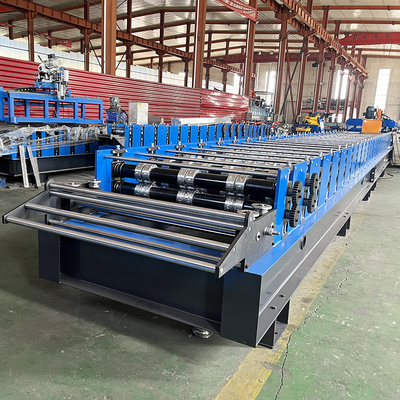 ความหนาของวัสดุ 1.2 มิลลิเมตร PLC การควบคุม Decking Sheet Roll การสร้างเครื่องจักร