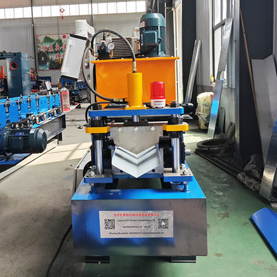 เครื่องขึ้นรูปม้วนฝาสันหลังคากระเบื้องเหล็กสีควบคุม PLC โปรไฟล์เหล็กตัดไฮดรอลิก