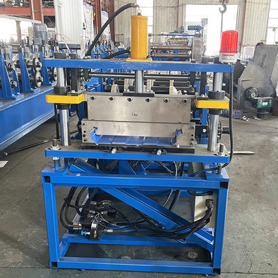 เครื่องขึ้นรูปม้วนแผ่นหลังคาเหล็กสีแบบพกพา Kr18 แบบตะเข็บตั้ง