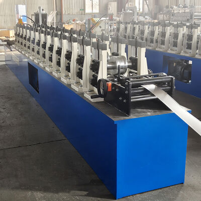 Customzied Flying Cutting เครื่องขึ้นรูปม้วนโปรไฟล์โอเมก้าเหล็กความเร็วสูง
